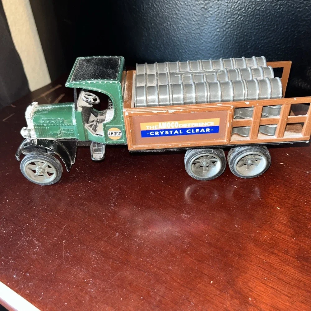 Ertl 1925 Kenworth‎ Stake Truck Die-Cast Model Amoco Gasoline